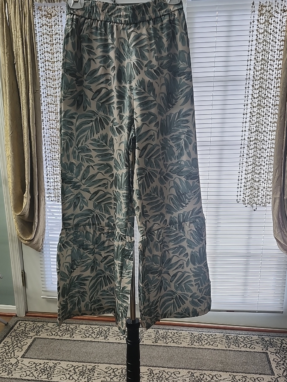 Green Leaf Print Wide-Leg Pants